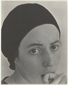 Dorothy Norman, ca. 1931 door Alfred Stieglitz