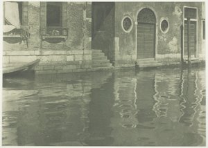 Reflecties—Venetië door Alfred Stieglitz