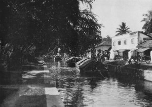 Negombo-kanaal, met Padda-boten, ca. 1890, 1910 door Alfred William Amandus Plate