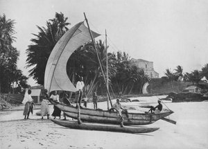 Outrigger Viskano bij Mount Lavinia Zee Kust, c1890, 1910