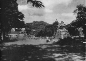 Victoria Esplanade, Kandy, Ceylon, c1890, 1910 door Alfred William Amandus Plate