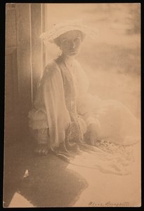 Foto van Agnes Pelton door Alice Broughton (zwart-wit foto)