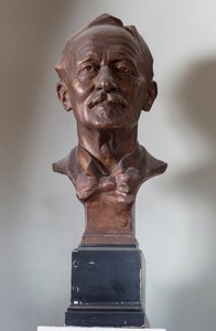 Beeldhouwwerk van C R Ashbee, ca. 1929 door Allan Wyon