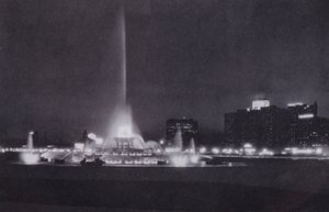 Chicago: Buckingham Fountain, nachtverlichting door American Photographer (after)