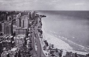 Chicago: Sheridan Road en Oak Street Beach, kijkend naar het noorden vanaf het Drake Hotel