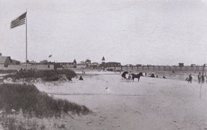 Old Orchard Beach, Maine: Strandscène door American Photographer (after)