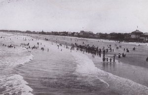 Old Orchard Beach, Maine: Old Orchard Beach door American Photographer (after)