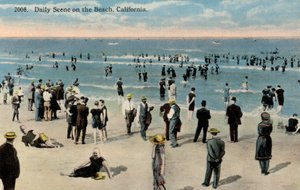 Mensen ontspannen op het strand, Californië, VS