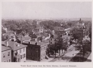 Uitzicht oost vanaf het De Soto Hotel, Liberty Street door American Photographer (after)
