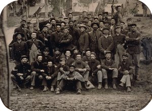 Een volledige compagnie van blauwjassen in winterkwartieren, ca. 1861-1865