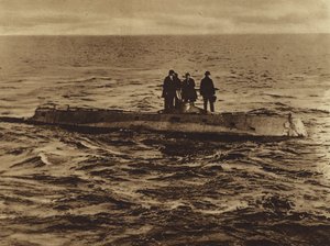 Amerika in de Eerste Wereldoorlog: Prototype van de moderne onderzeeër (z/w foto) door American Photographer