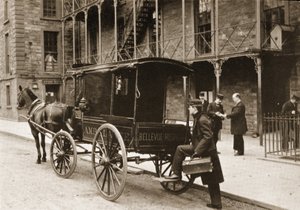 Een ambulance bij Bellevue Hospital, New York City, 1896 door American Photographer