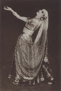 Ann Pavlova als Rhada in "Oriental Impressions" (z/w foto) door American Photographer