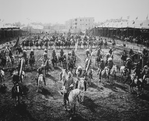 Buffalo Bill en zijn ruiters tijdens een parade, Omaha, Nebraska door American Photographer
