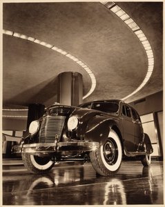 Chrysler Airflow Vier Deurs Sedan, 1937 door American Photographer