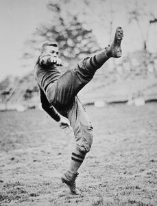 Dwight D. Eisenhower als cadet voetballer aan de West Point Academy, New York door American Photographer