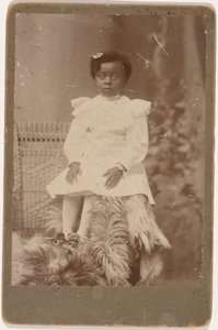 Lucile Norward,c. 1890 (foto) door American Photographer
