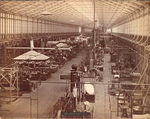 Machinery Hall, South Avenue, Philadelphia Centennial International Exhibition, 1876 door American Photographer
