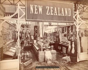 Nieuw-Zeeland, Centennial International Exhibition, 1876 door American Photographer