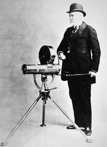 Richard J. Gatling, getoond met het Bulldog Model van 1893 (zw/w foto) door American Photographer