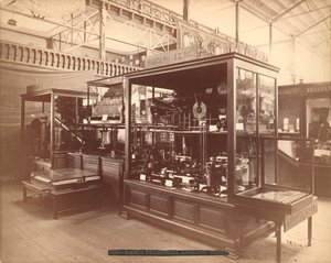 Rudolph Koenigs Tentoonstelling, Filosofische Apparatuur, Hoofdtentoonstelling, Centennial International Exhibition, Philadelphia, 1876 door American Photographer
