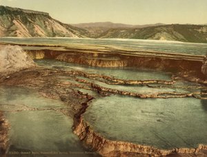 Summit Basin, Mammoth Hot Spring, Yellowstone National Park, ca. 1898 door American Photographer