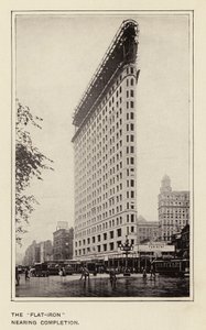 De "Flat-Iron" nadert voltooiing (z/w foto) door American Photographer