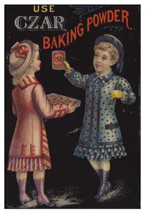 Meisje met blik bakpoeder