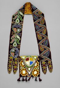 Schoudertas, ca. 1820 (wol, zijde, garen, glazen kralen en katoenen stof)