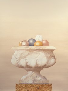 Marmeren witte vaas met zes marmeren ballen