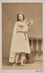 Portret van de zangeres en componiste Pauline Viardot 1821-1910, 1862 door Andre Adolphe Eugene Disderi