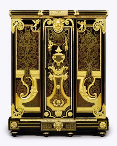 Een Louis XIV ormolu-gemonteerde kleine kast, 1700-10 door Andre Charles Boulle