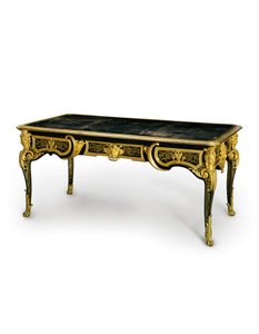 Louis XV bureau plat, 1725-50 door Andre Charles Boulle