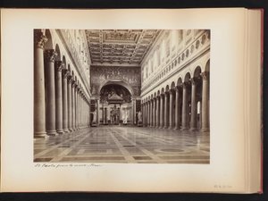 Interieur van de Sint Paulus buiten de Muren te Rome, Italië