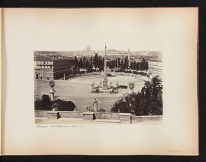 Piazza del Popolo te Rome, met de Sint-Pietersbasiliek op de achtergrond, Italië
