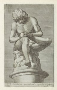 Sculptuur van een jongen met een doorn in de voet door Anonymous