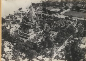 Tempelcomplex van Wat Arun in Bangkok, gezien vanuit de lucht door Anonymous