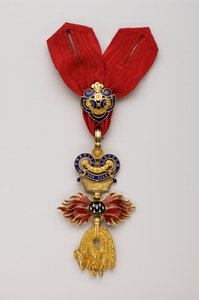 Orde van het Gulden Vlies: Oostenrijks Gulden Vlies - Gereduceerd insigne - 1850-1900 - Goud en email - Privécollectie door Anonymous Anonymous
