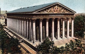 Parijs: buitenaanzicht van de Kerk van de Madeleine ontworpen door architect Pierre Alexandre Vignon (1763-1828). Foto uit 1920 in Artistiek Album van de stad Parijs. Privécollectie
