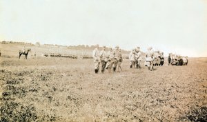 Foto uit een persoonlijk album van een infanterieluitenant tijdens de eerste maanden van de Eerste Wereldoorlog door Anonymous Anonymous
