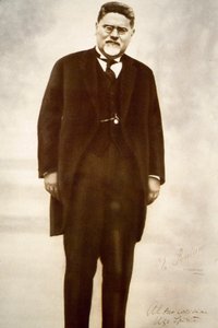 Portret van de Italiaanse filosoof Giovanni Gentile (zwart-wit foto) door Anonymous Anonymous