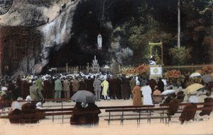 De grot in Lourdes - Hautes Pyrenees rond 1900.