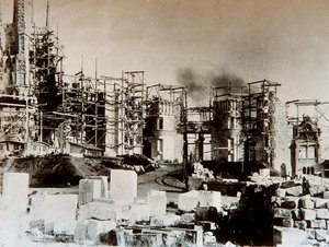 Architectuur: uitzicht op de Sagrada Familia Kathedraal (Heilige Familie), Barcelona - de bouwplaats in 1899 door Antoni Gaudi