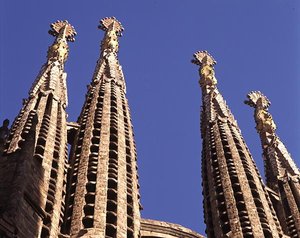 Torenspitsen van La Sagrada Familia, kerk begonnen in 1882