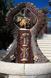 Tegel fontein, Park Güell