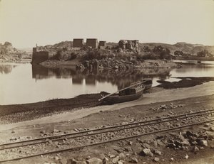 Philae, uitzicht op de oostelijke oever van de Nijl, noordwest door Antonio Beato