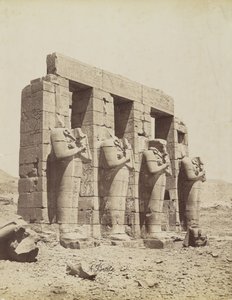 Ramesseum, Thebe, uitzicht op het zuidoosten van de Tweede Hof door Antonio Beato