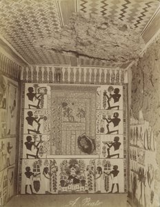 Graf van Nakht in Thebe, zicht op beschilderde muur en plafond van het graf