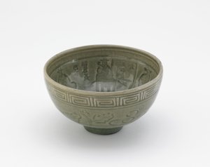 Serveerschaal in stijl van Longquan aardewerk, vroege 19e eeuw