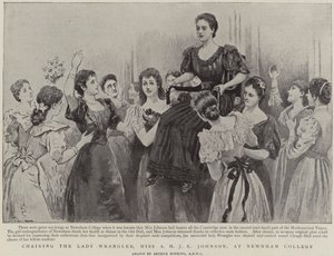 De dame Wrangler, Miss A M J E Johnson, wordt rondgedragen op Newnham College, Cambridge
